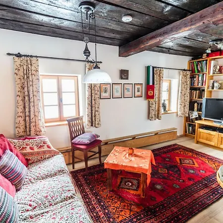 Napoleonvilla Fuer Kreative Auszeiten 別荘