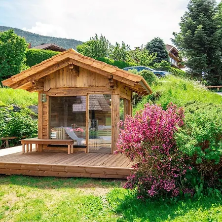Napoleonvilla Fuer Kreative Auszeiten Ferienhaus *
