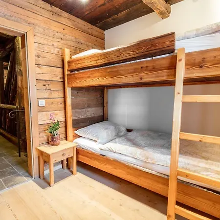 Napoleonvilla Fuer Kreative Auszeiten 別荘